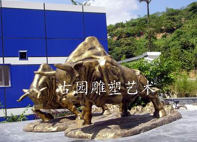 富式康公司定做（拓荒牛）雕塑 （长：3.3米 高：1.3米）